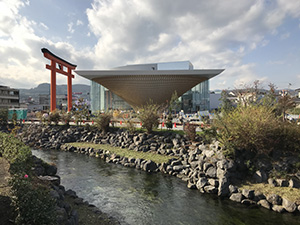 富士山世界遺産センターと神田川