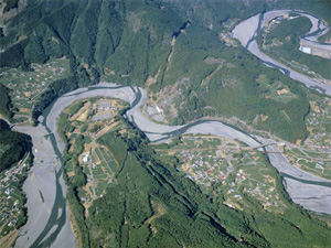 鵜山の七曲りの写真