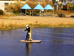 原野谷川親水公園（いかだ遊び）の写真