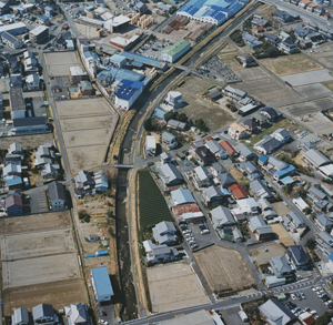 東光寺谷川の写真