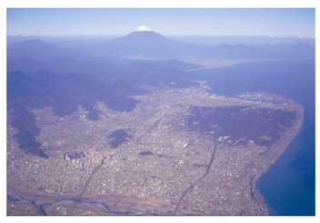 静岡市街と巴川流域